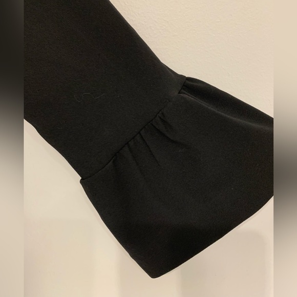 Basic Black Blazer Jacket. Italian made. Bell sleeves. Cape neck. Lined. Pockets - Picture 4 of 7